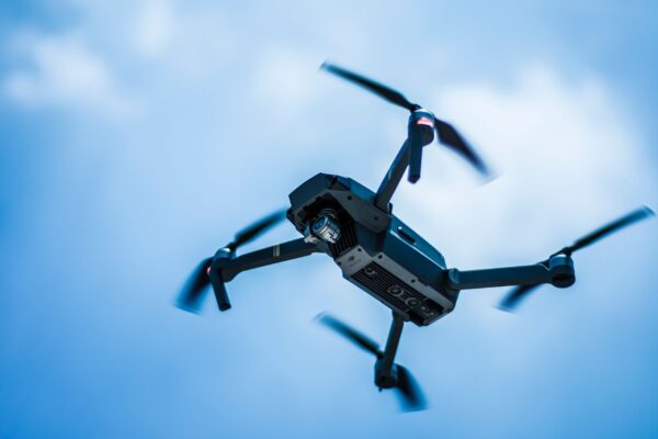 Guia Definitivo de Drones: Como Escolher e Voar em 2026